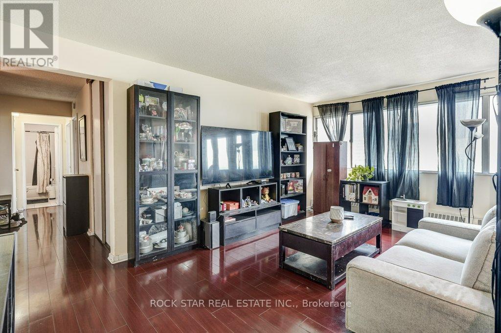 1711 - 10 Sunny Glenway Property Photo 8