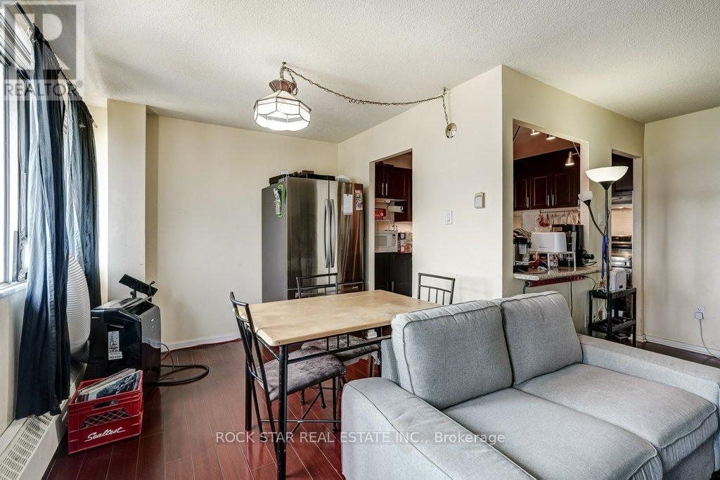 1711 - 10 Sunny Glenway Property Photo 12