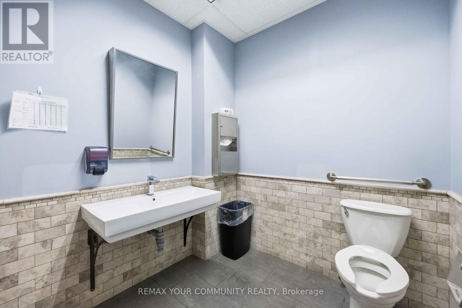 706 - 1240 Bay Street Property Photo 28