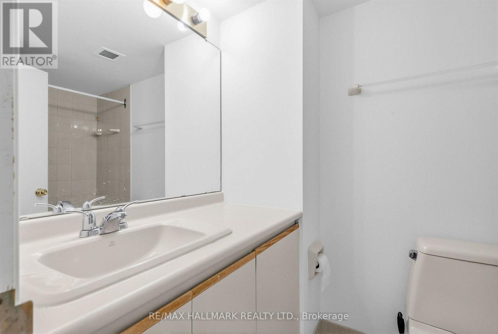 102 - 3 Duplex Avenue Property Photo 23