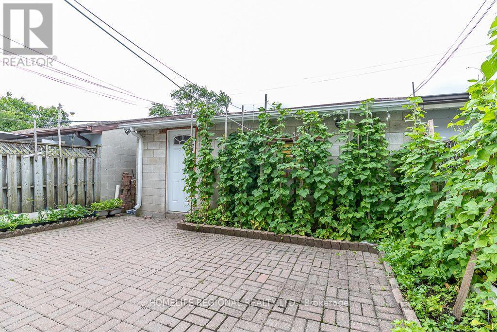 110 Grace Street Property Photo 33