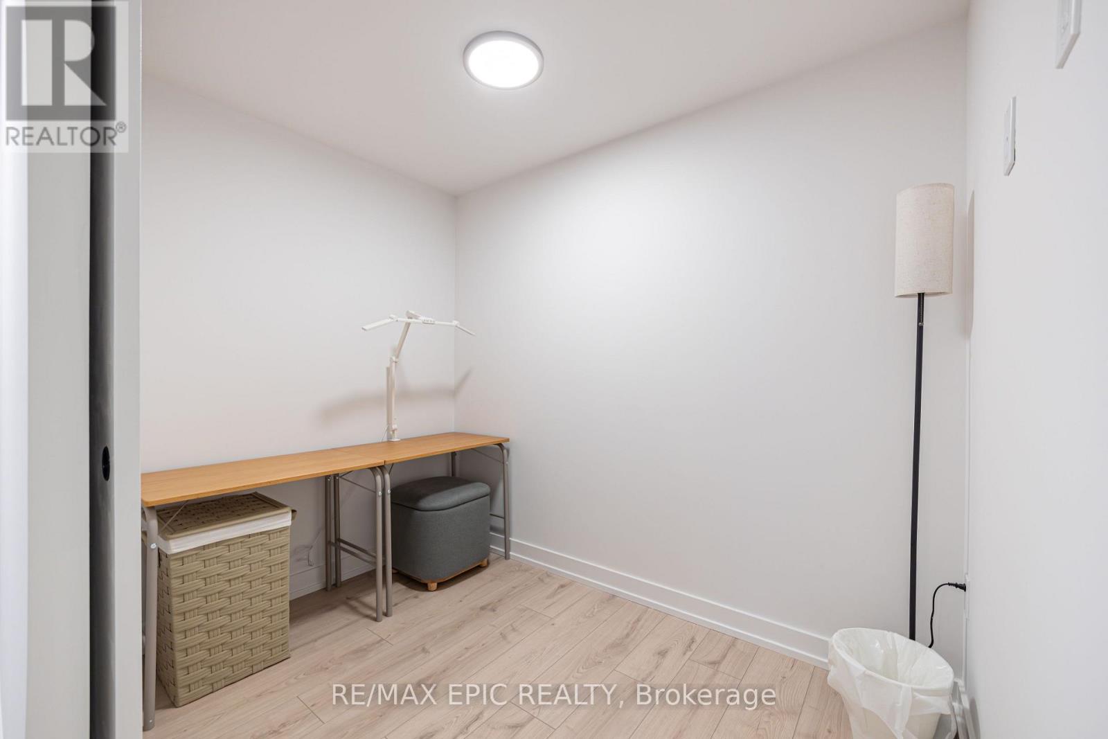 302 - 2 Augusta Avenue Property Photo 6