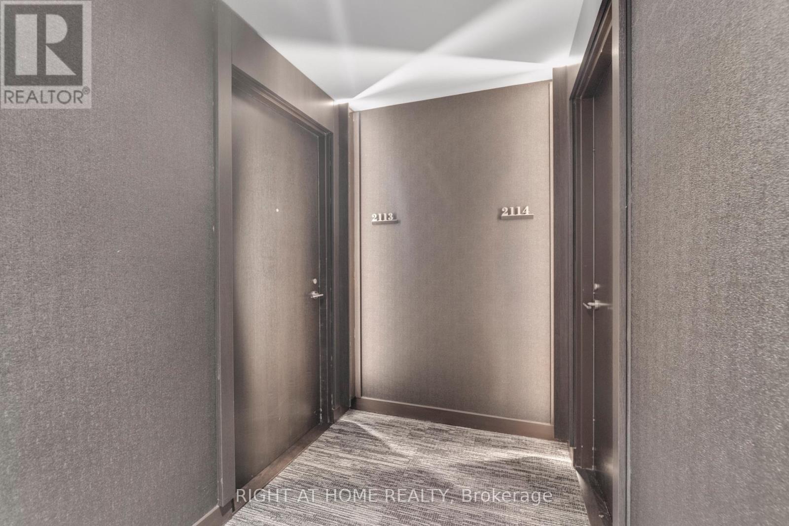 2113 - 11 Yorkville Avenue Property Photo 7