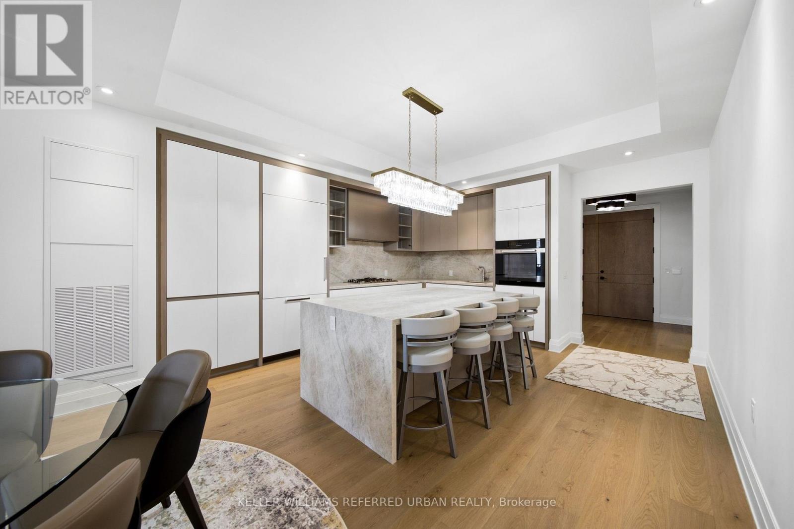 313 - 2 Forest Hill Road Property Photo 15