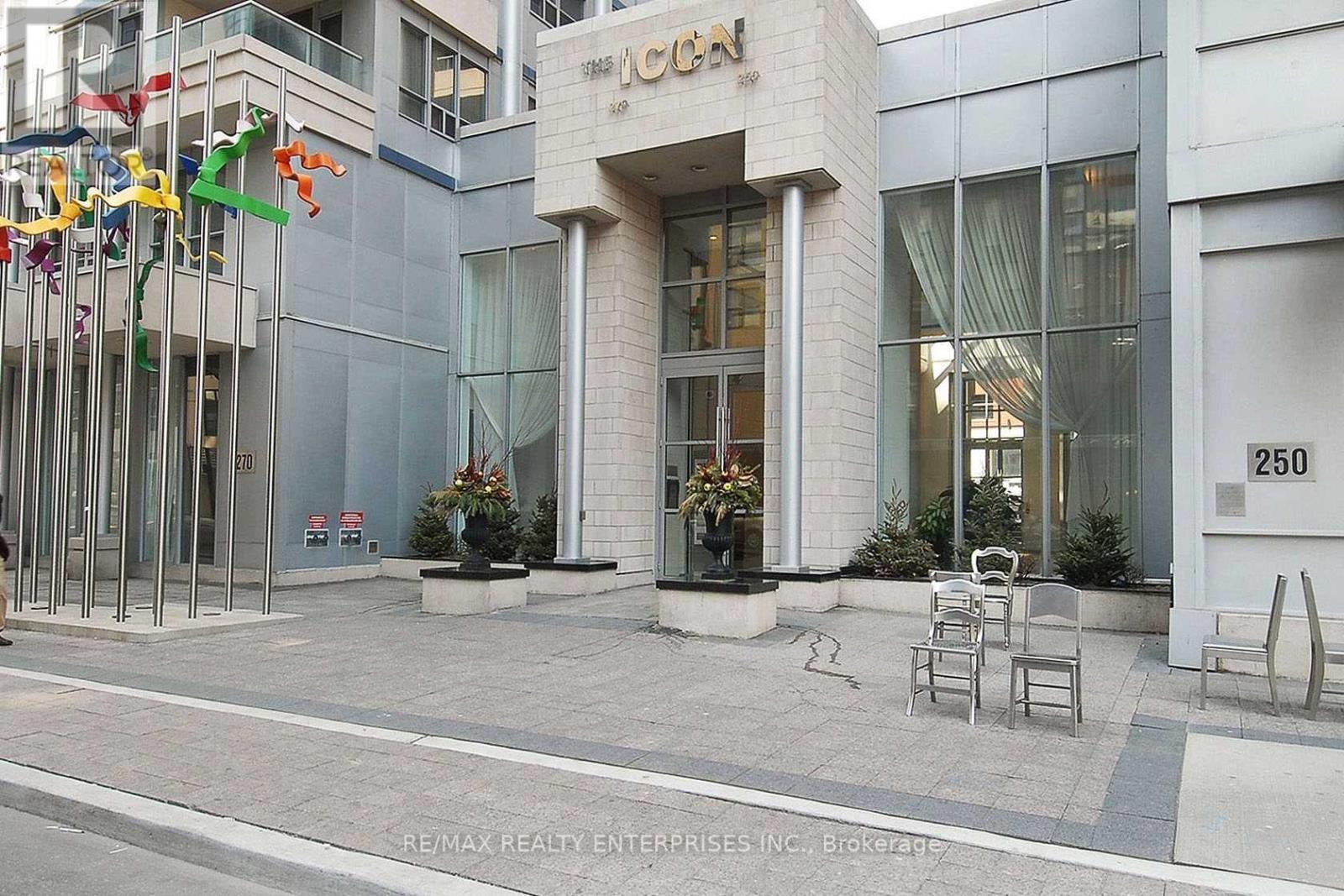 1435 - 250 Wellington Street W Property Photo 5