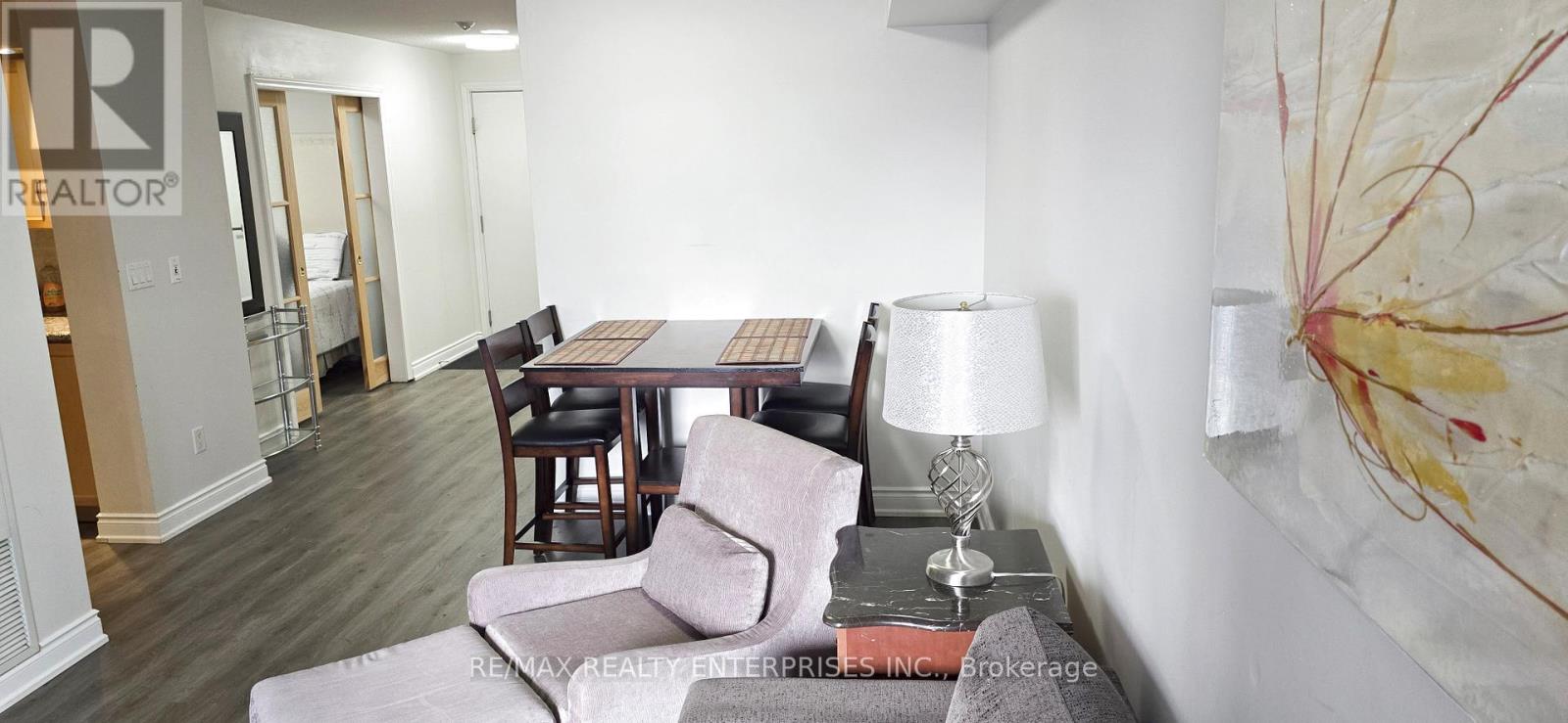 1435 - 250 Wellington Street W Property Photo 25