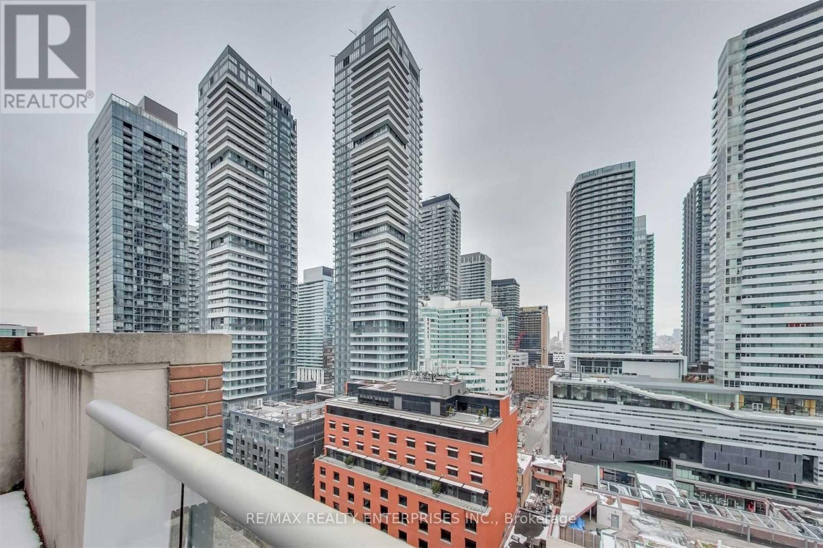 1435 - 250 Wellington Street W Property Photo 47