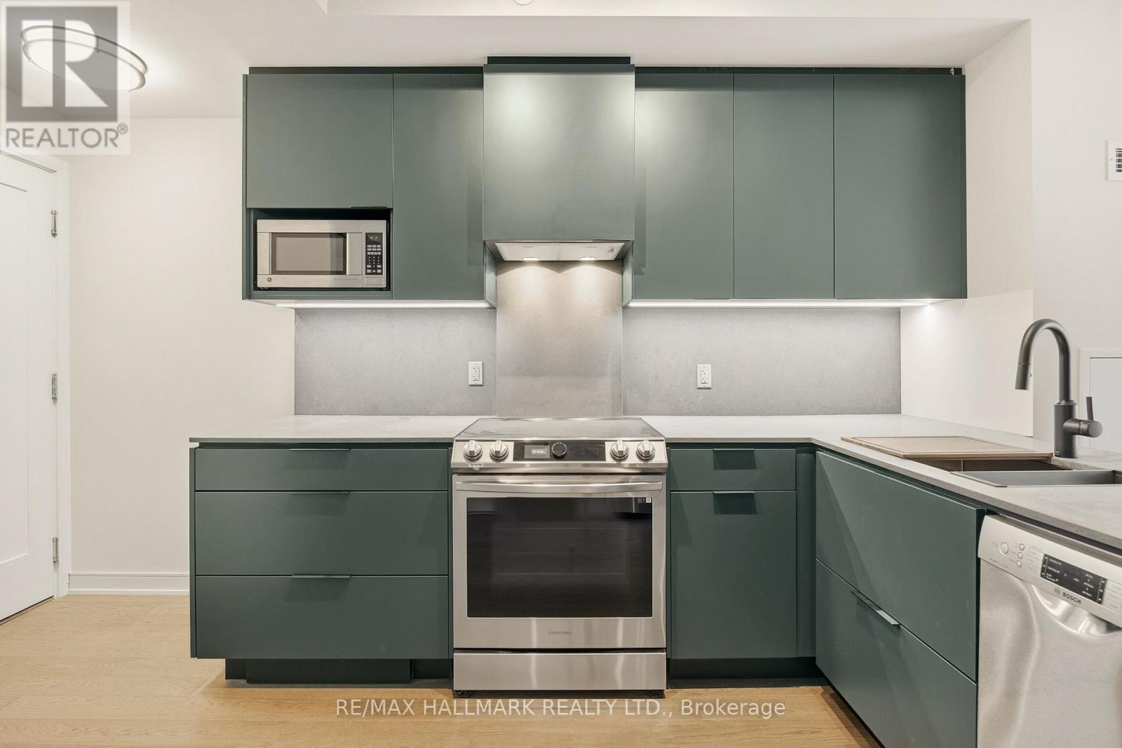 1811 - 57 St Joseph Street Property Photo 5