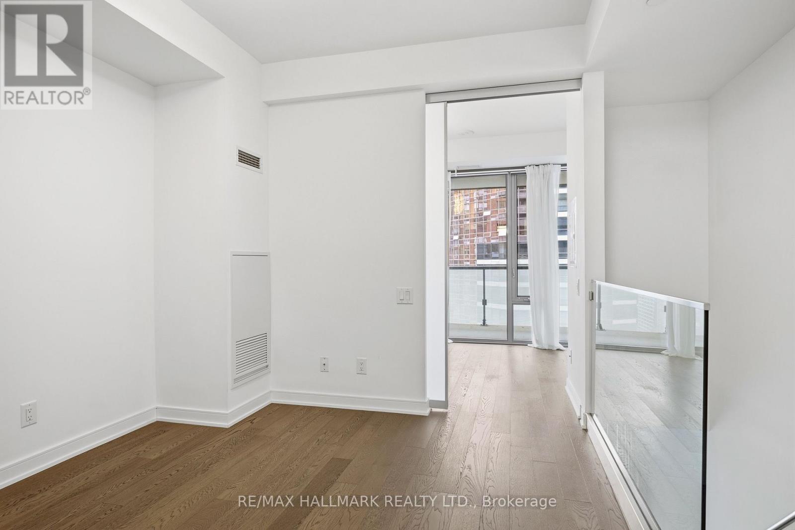 1811 - 57 St Joseph Street Property Photo 15