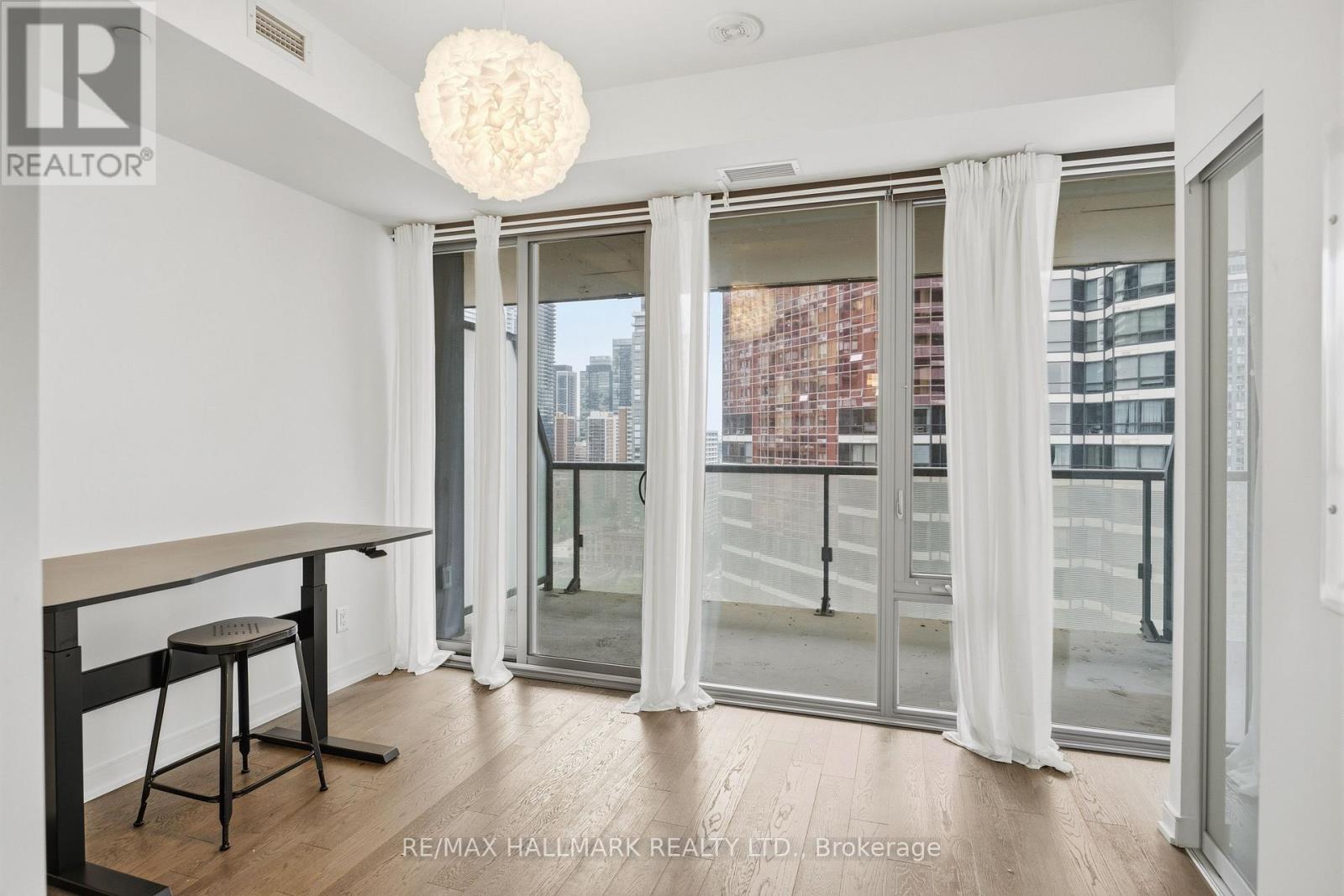 1811 - 57 St Joseph Street Property Photo 18