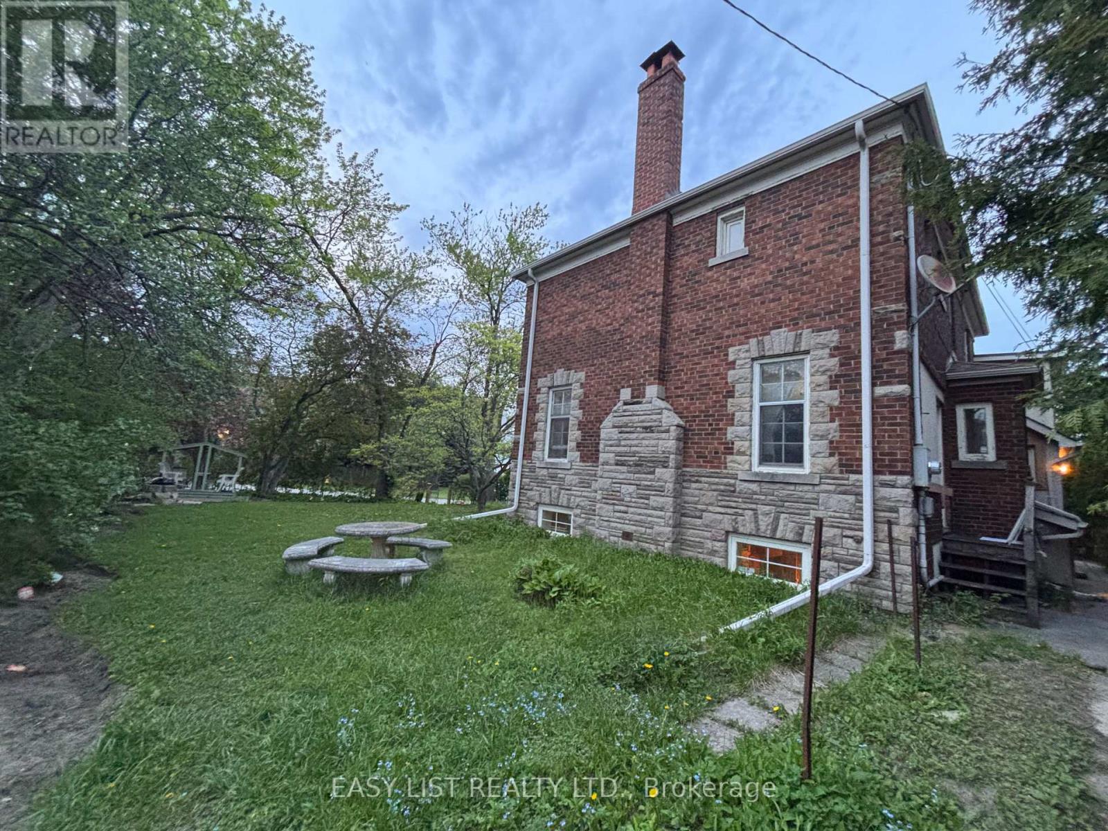 205 Ridley Boulevard Property Photo 11