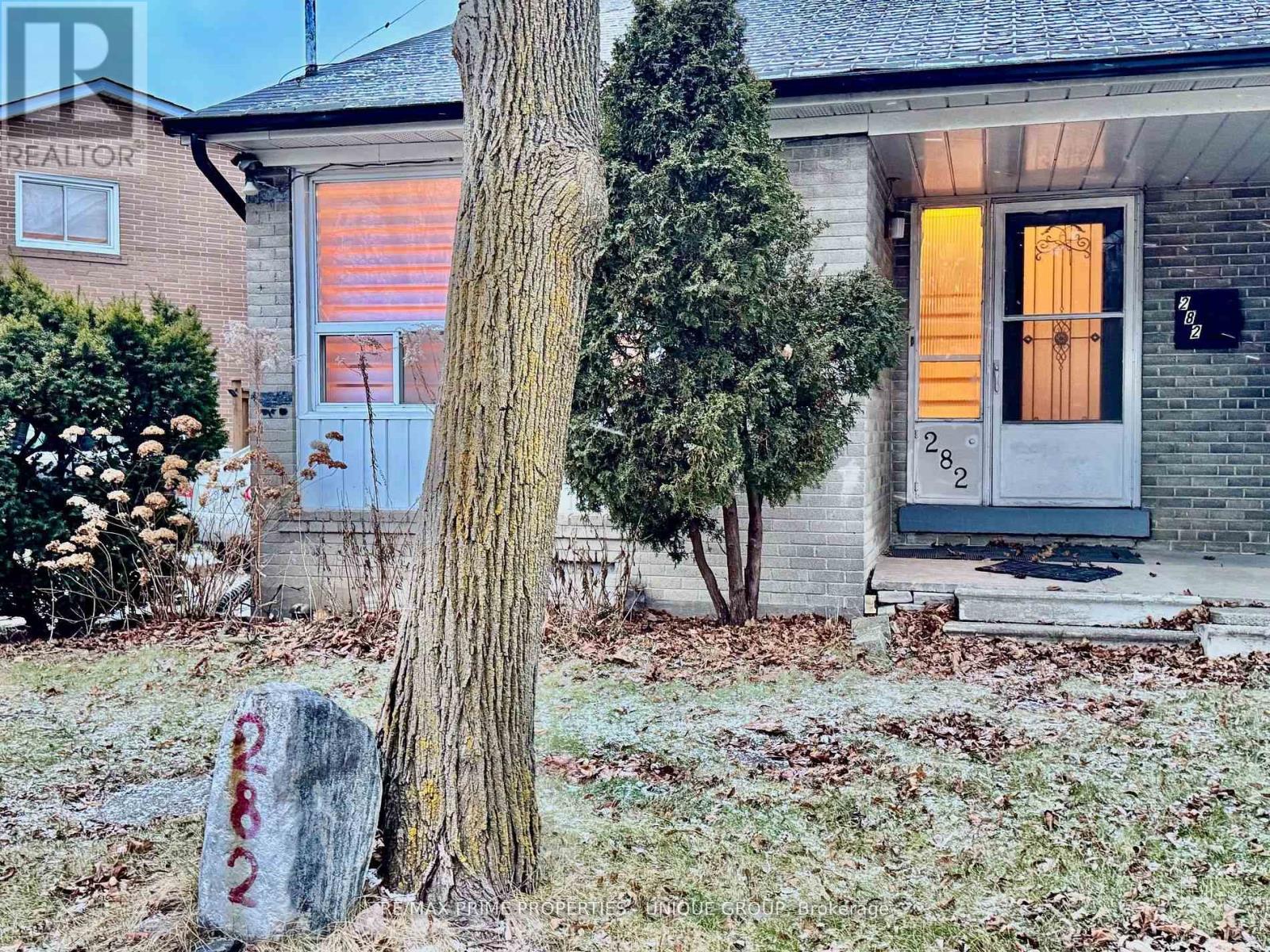 282 ROYWOOD DRIVE