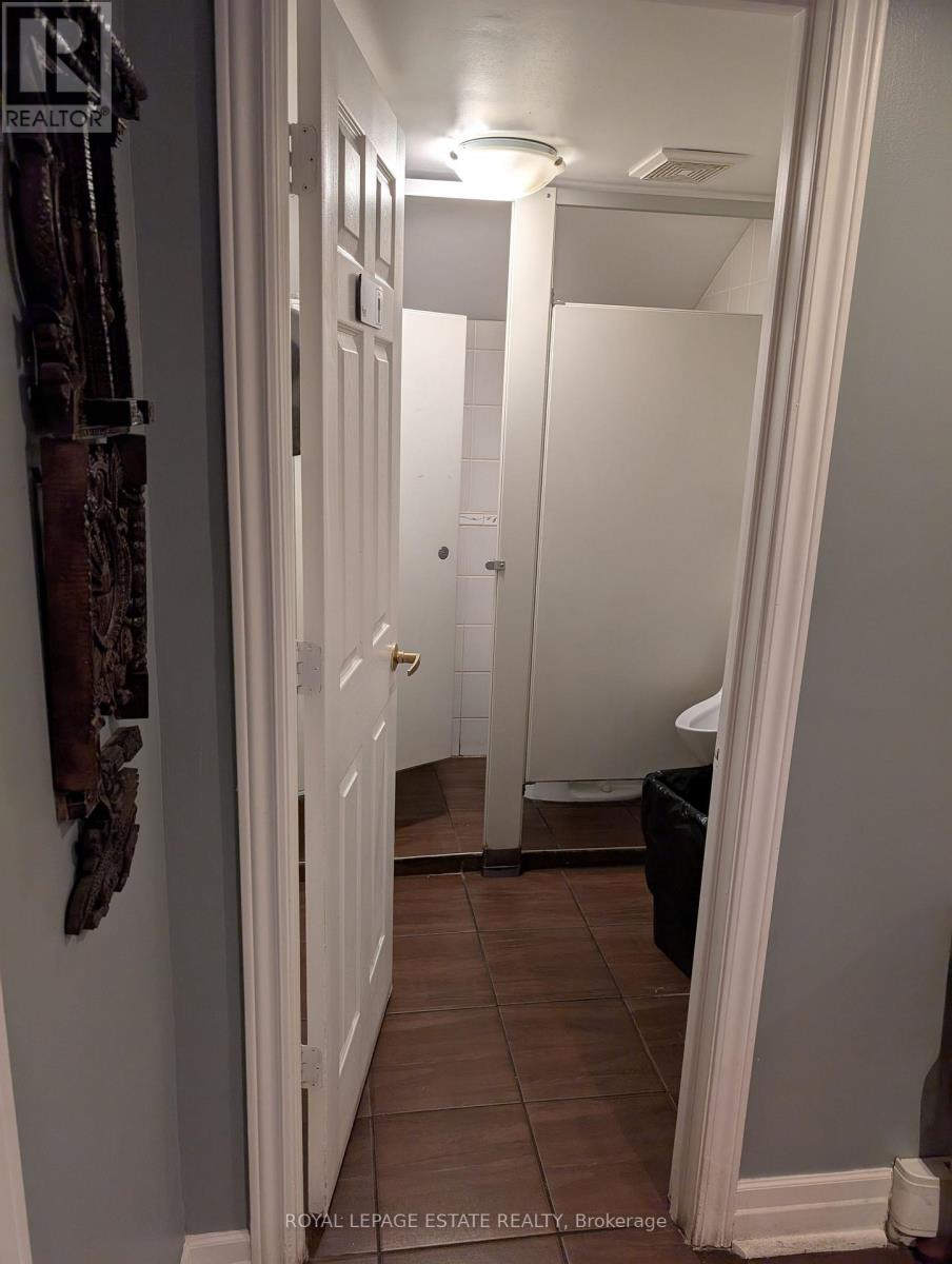 804 Eglinton Avenue E Property Photo 7