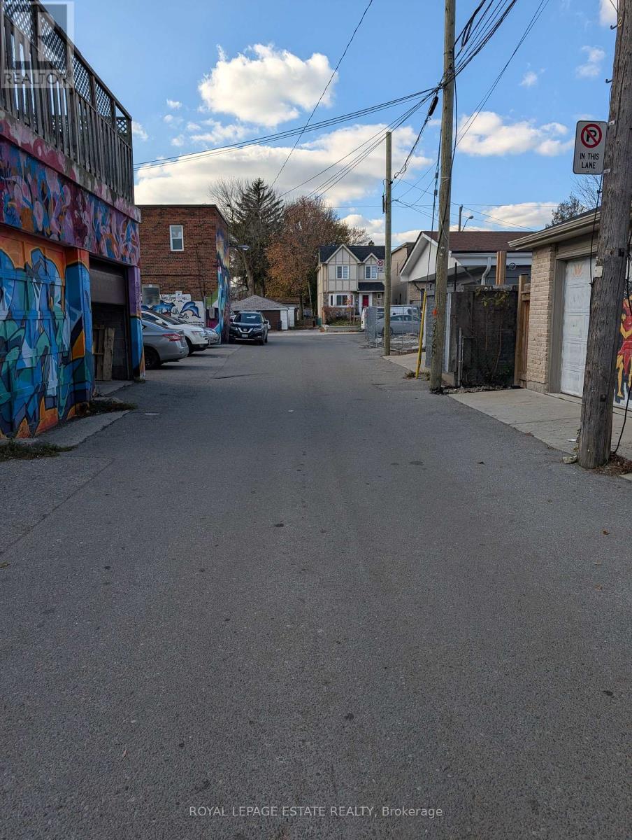 804 Eglinton Avenue E Property Photo 8