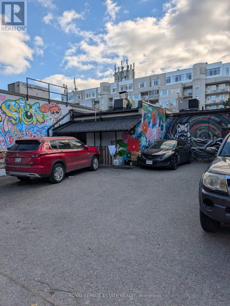 804 Eglinton Avenue E Property Photo 9