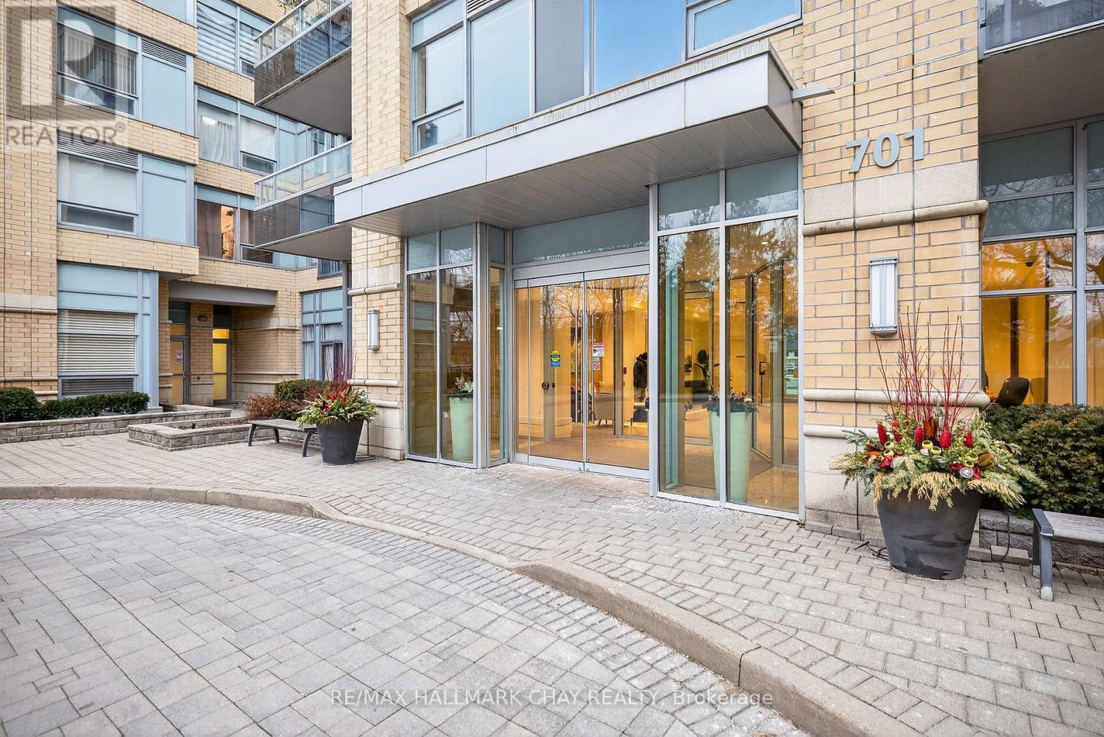 108 - 701 Sheppard Avenue W Property Photo 1