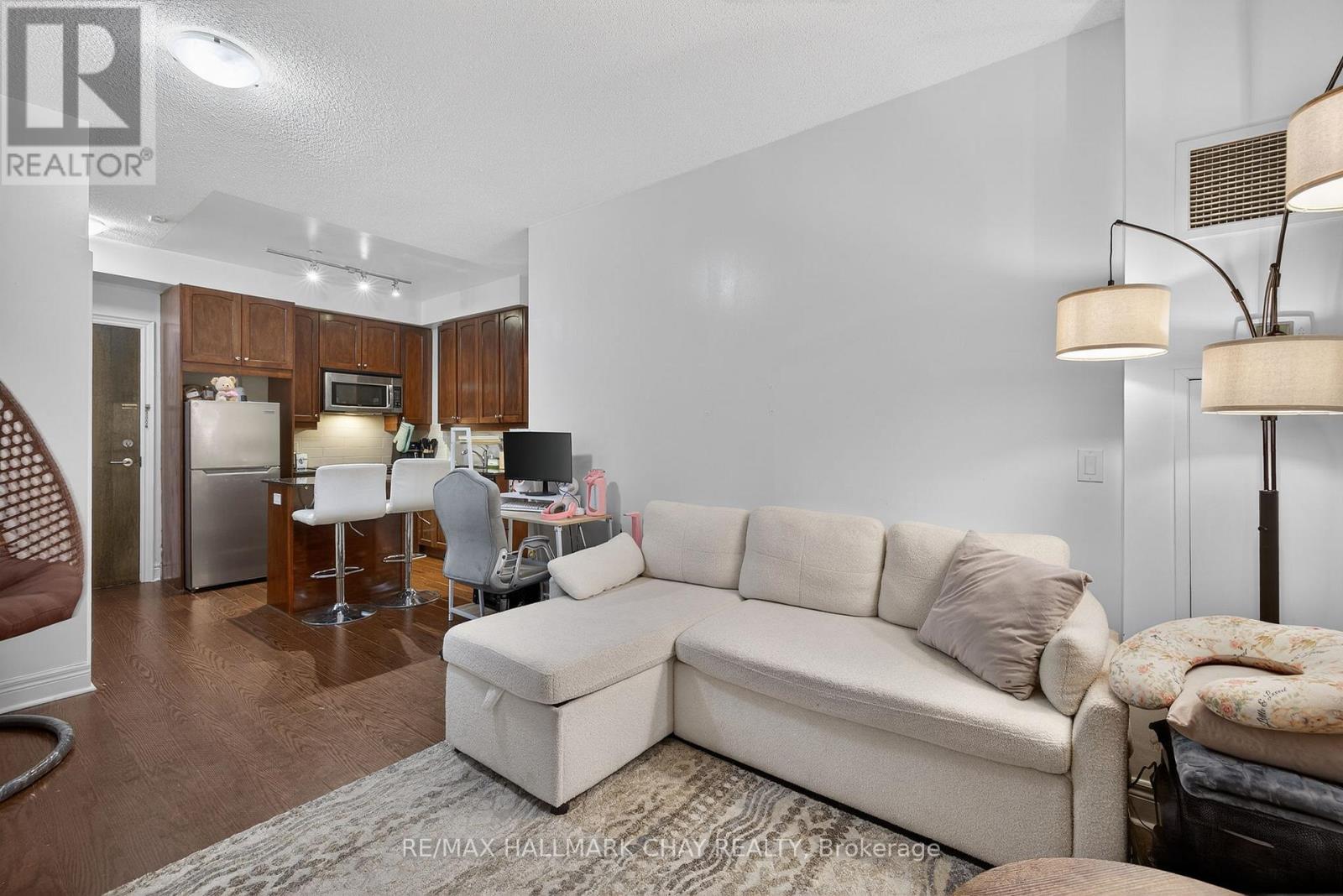 108 - 701 Sheppard Avenue W Property Photo 7