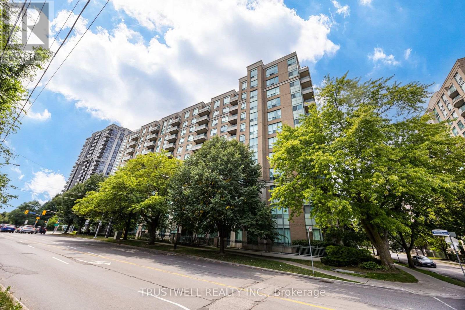 401 - 39 Pemberton Avenue Property Photo 2