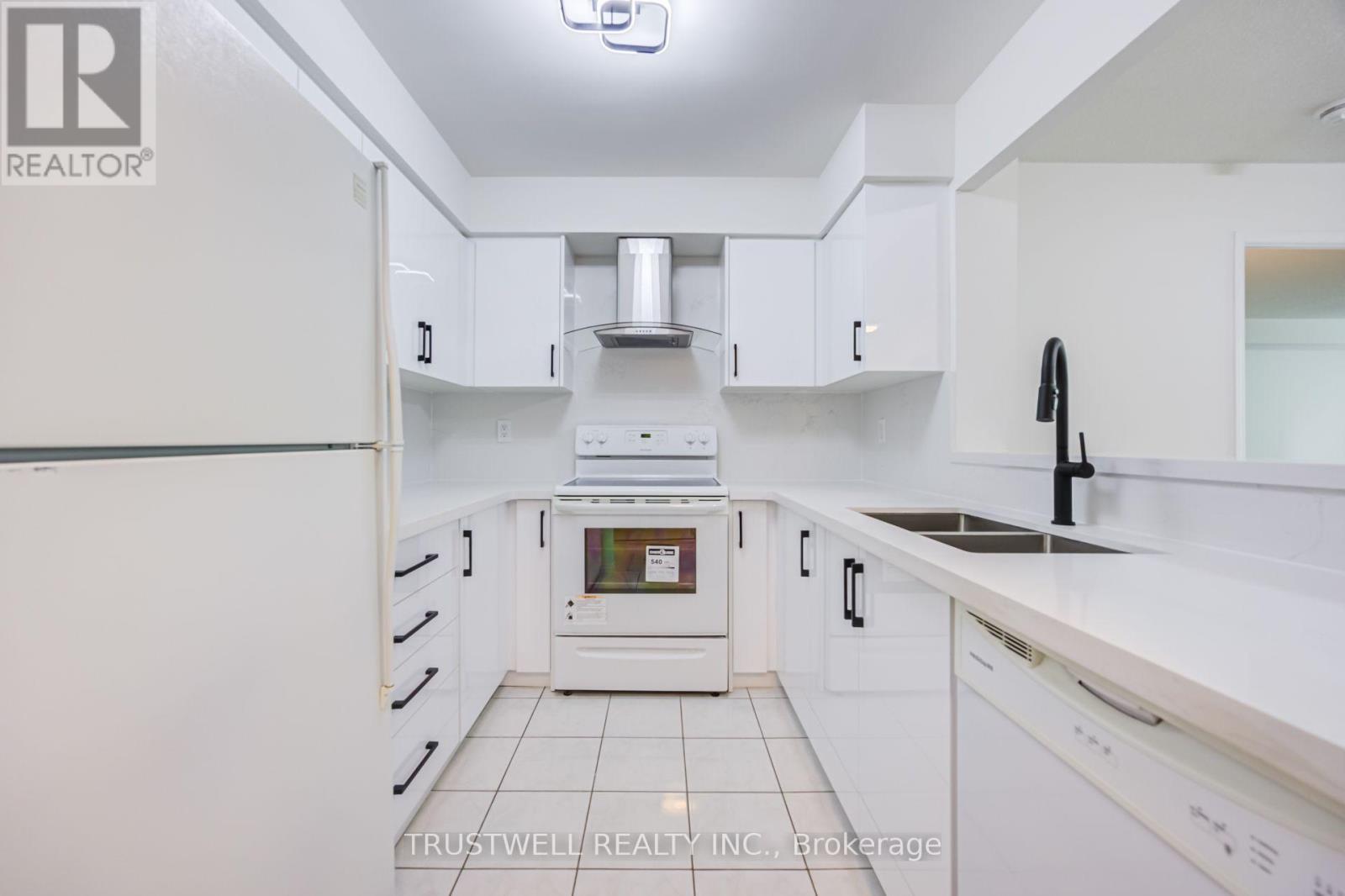 401 - 39 Pemberton Avenue Property Photo 10
