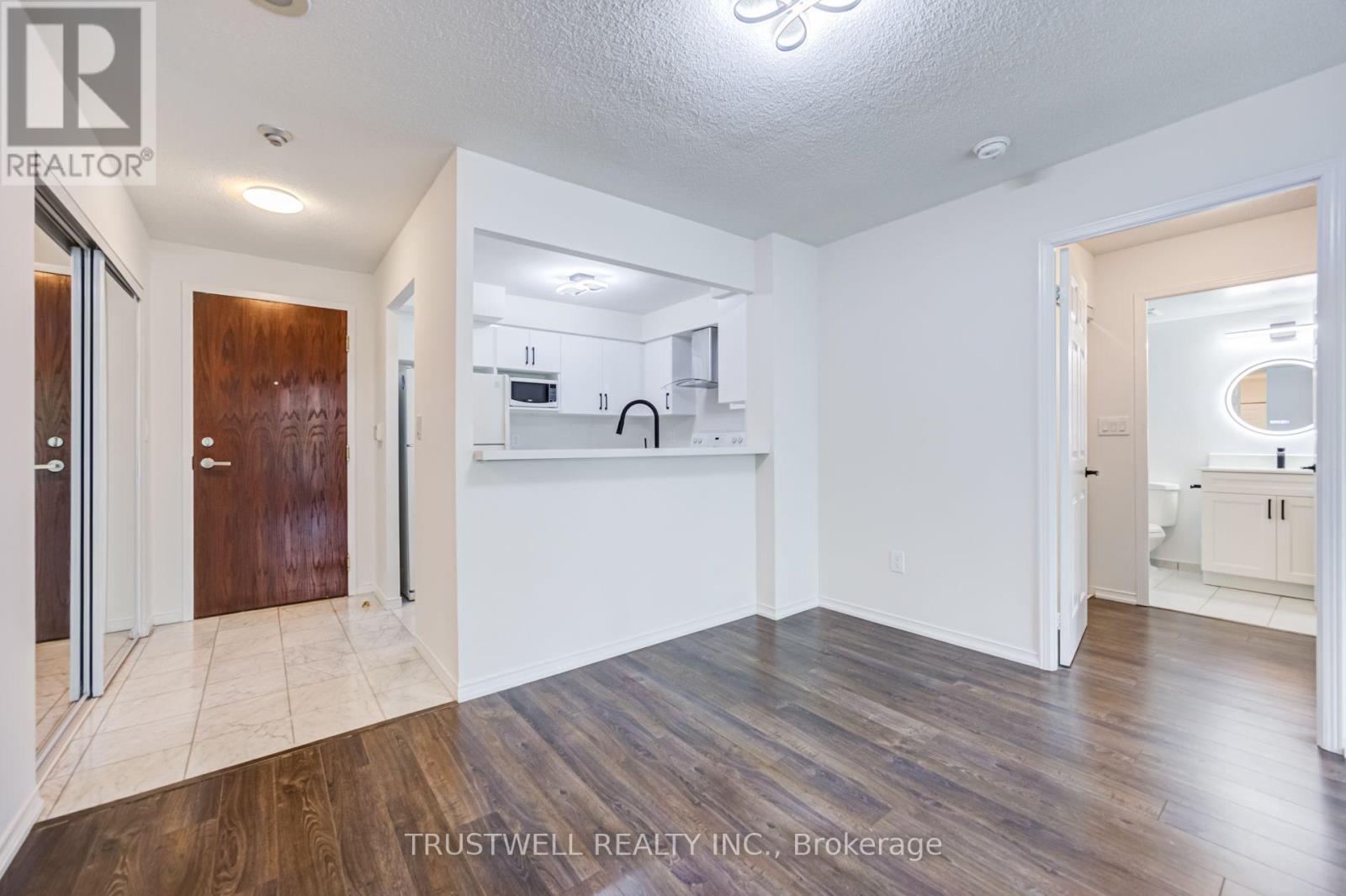 401 - 39 Pemberton Avenue Property Photo 14