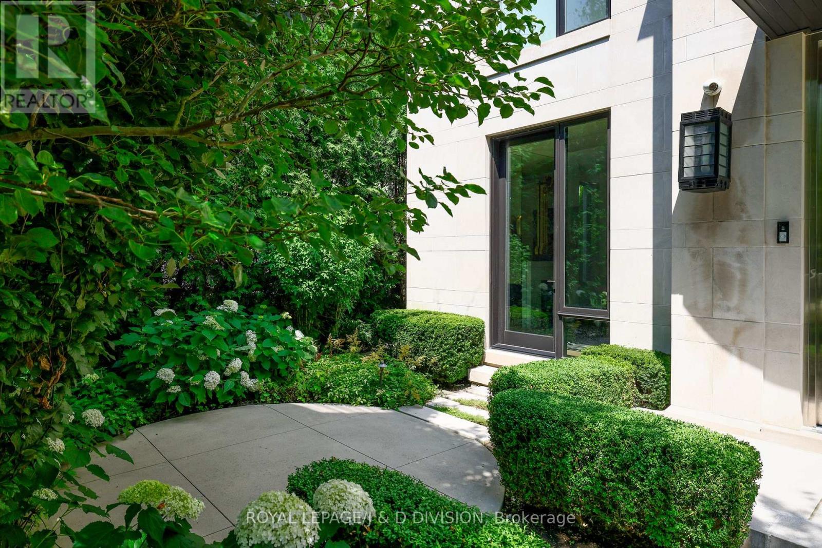 20 Forest Glen Crescent Property Photo 9