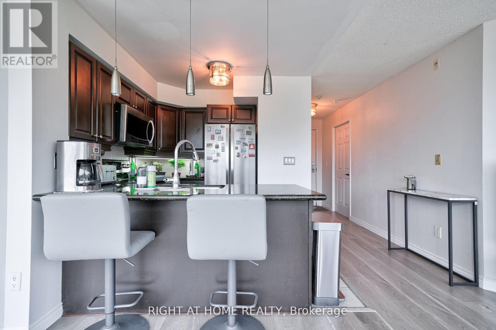 813 - 18 Valley Woods Road Property Photo 7