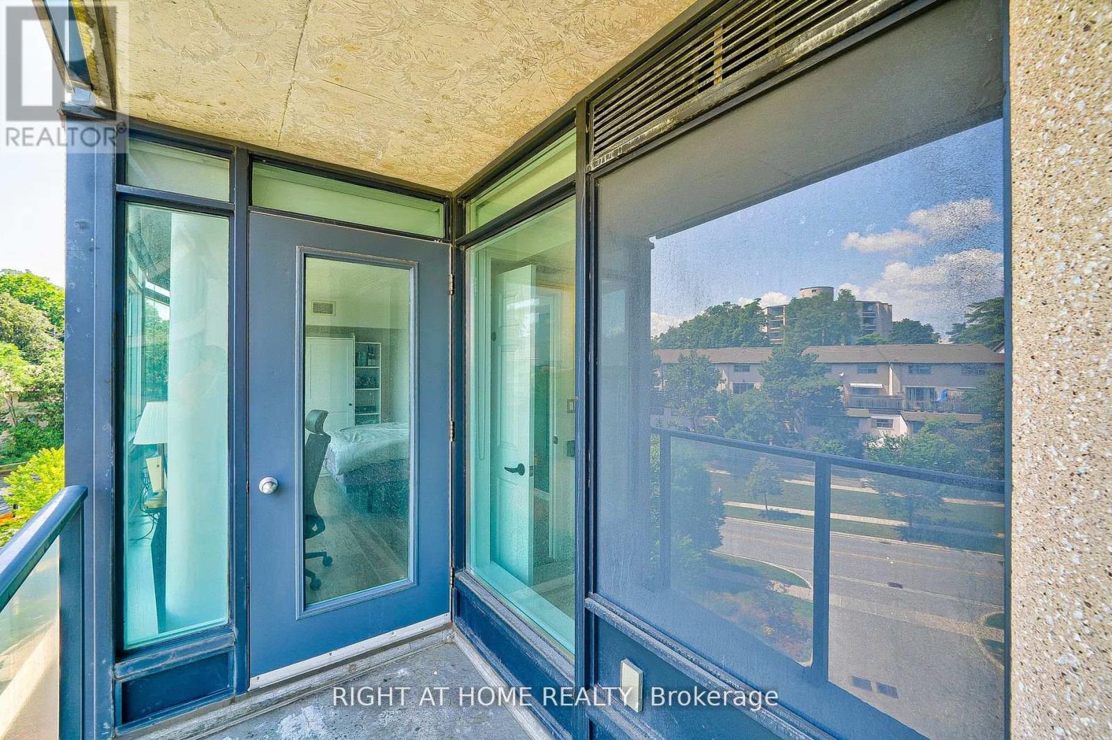 813 - 18 Valley Woods Road Property Photo 15