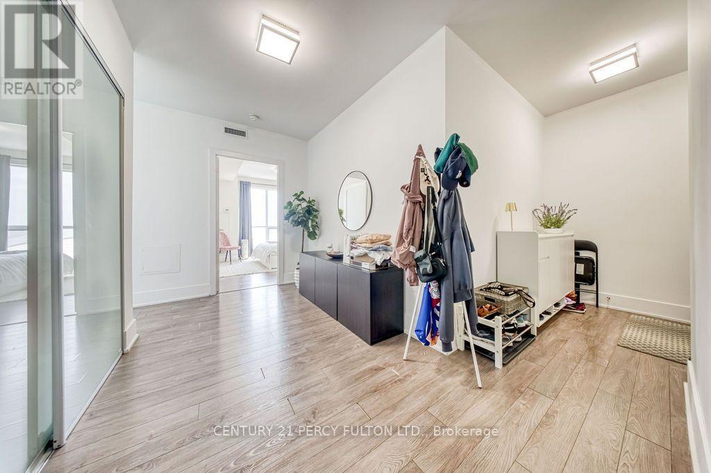 2811 - 300 Front Street W Property Photo 7