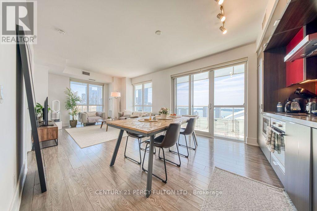 2811 - 300 Front Street W Property Photo 9