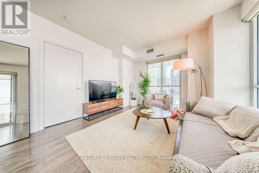 2811 - 300 Front Street W Property Photo 15