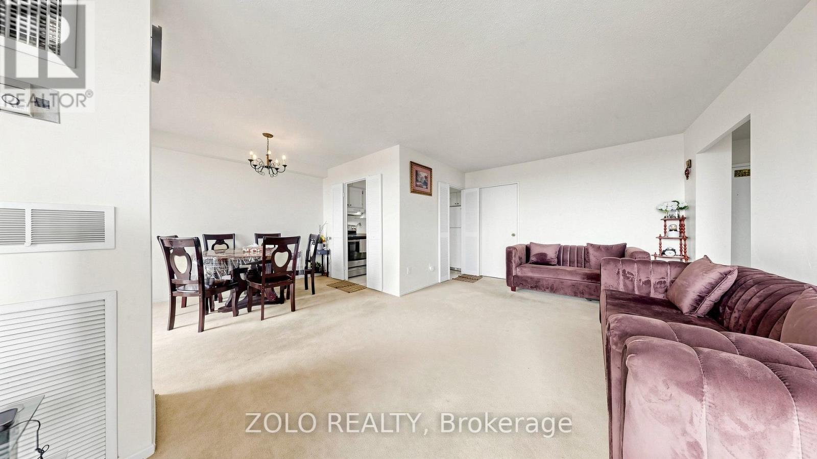 915 - 20 Edgecliff Golfway Property Photo 9