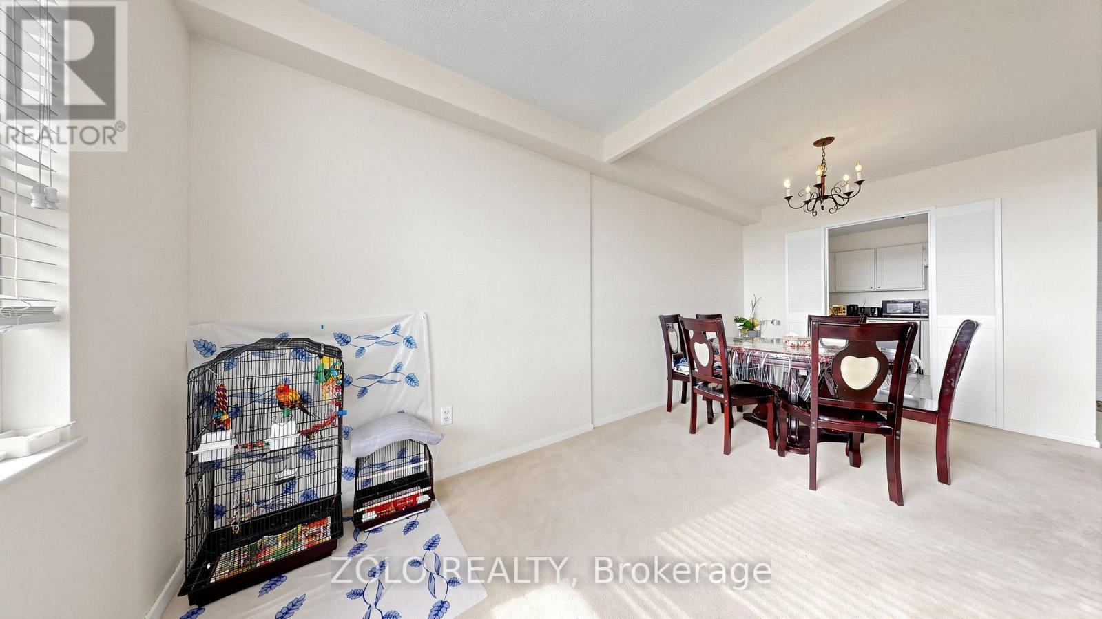 915 - 20 Edgecliff Golfway Property Photo 13