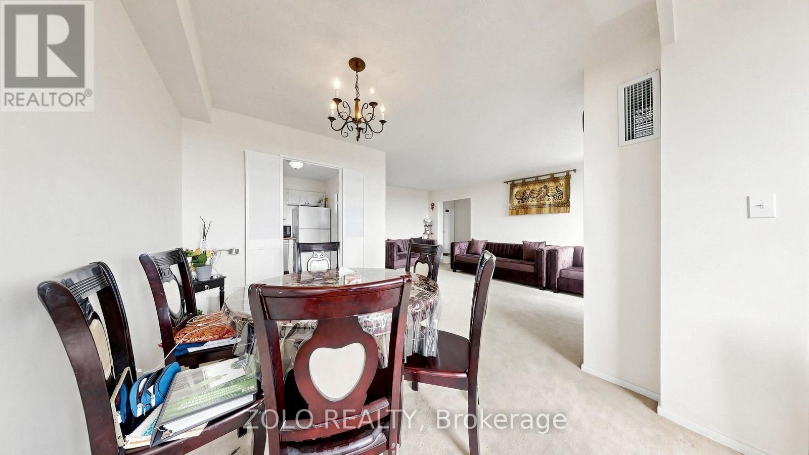 915 - 20 Edgecliff Golfway Property Photo 15