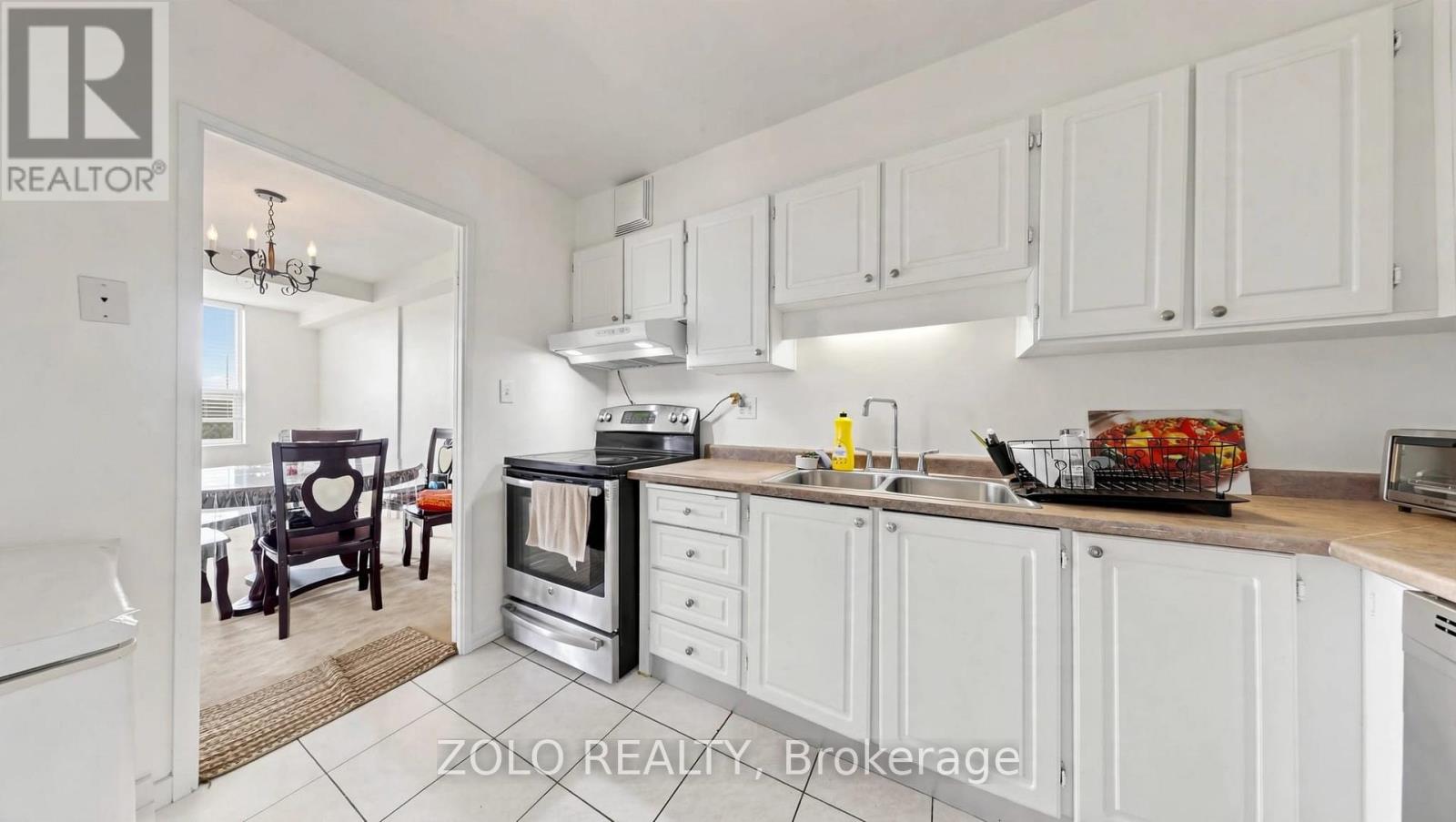915 - 20 Edgecliff Golfway Property Photo 17
