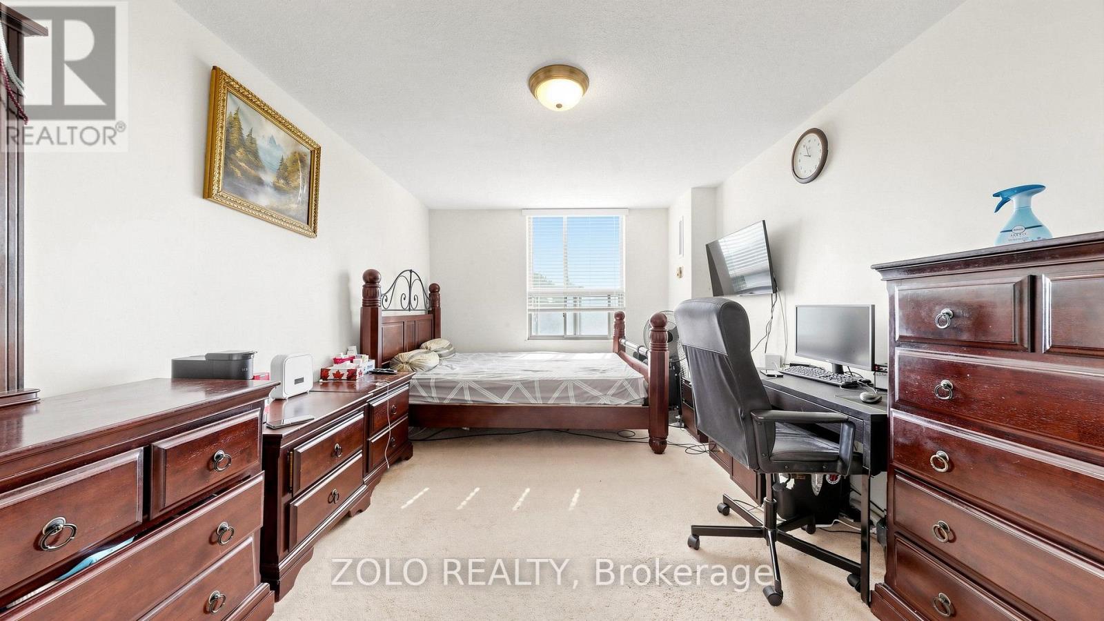915 - 20 Edgecliff Golfway Property Photo 23