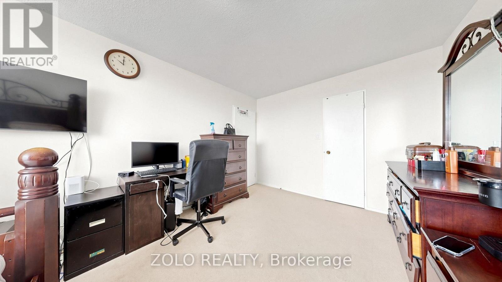 915 - 20 Edgecliff Golfway Property Photo 24