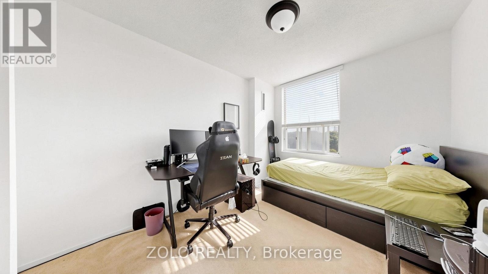 915 - 20 Edgecliff Golfway Property Photo 27