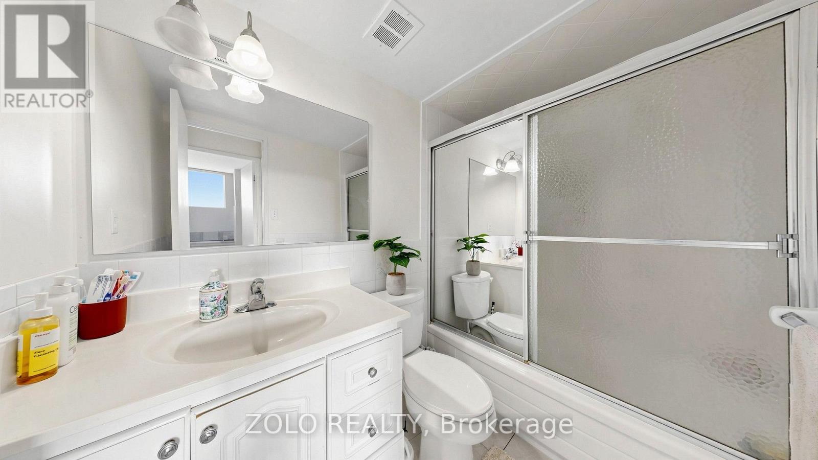 915 - 20 Edgecliff Golfway Property Photo 28