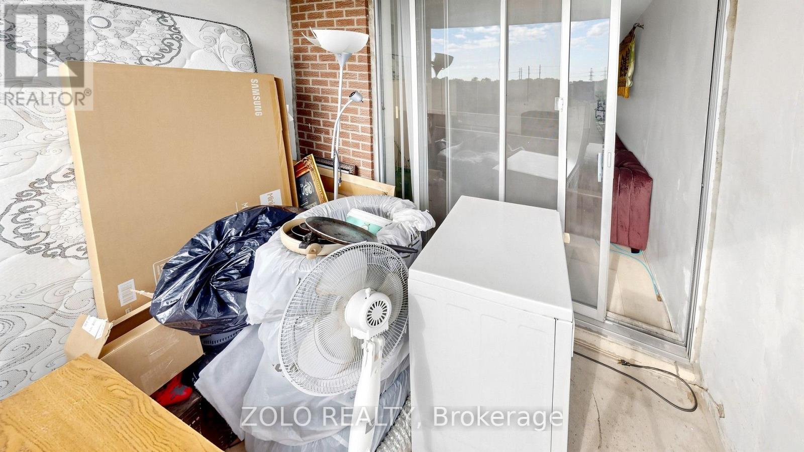 915 - 20 Edgecliff Golfway Property Photo 29