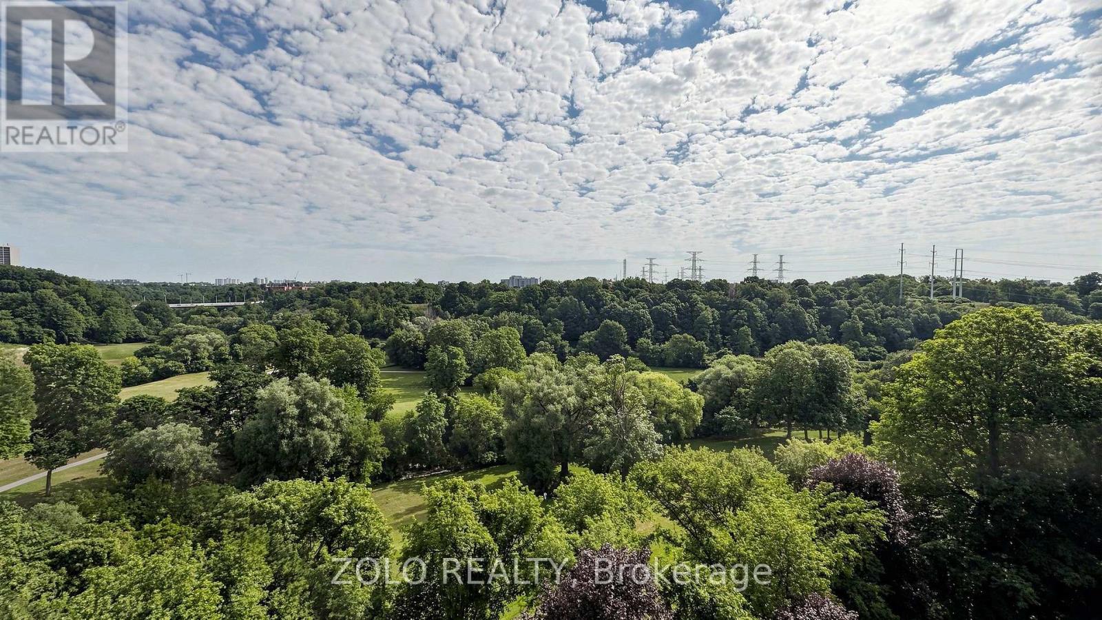 915 - 20 Edgecliff Golfway Property Photo 32