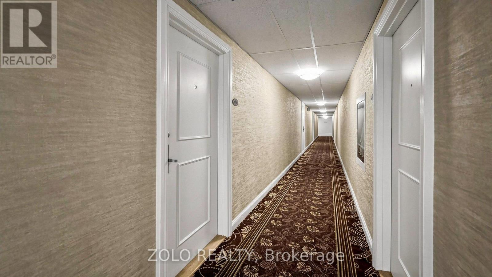 915 - 20 Edgecliff Golfway Property Photo 33
