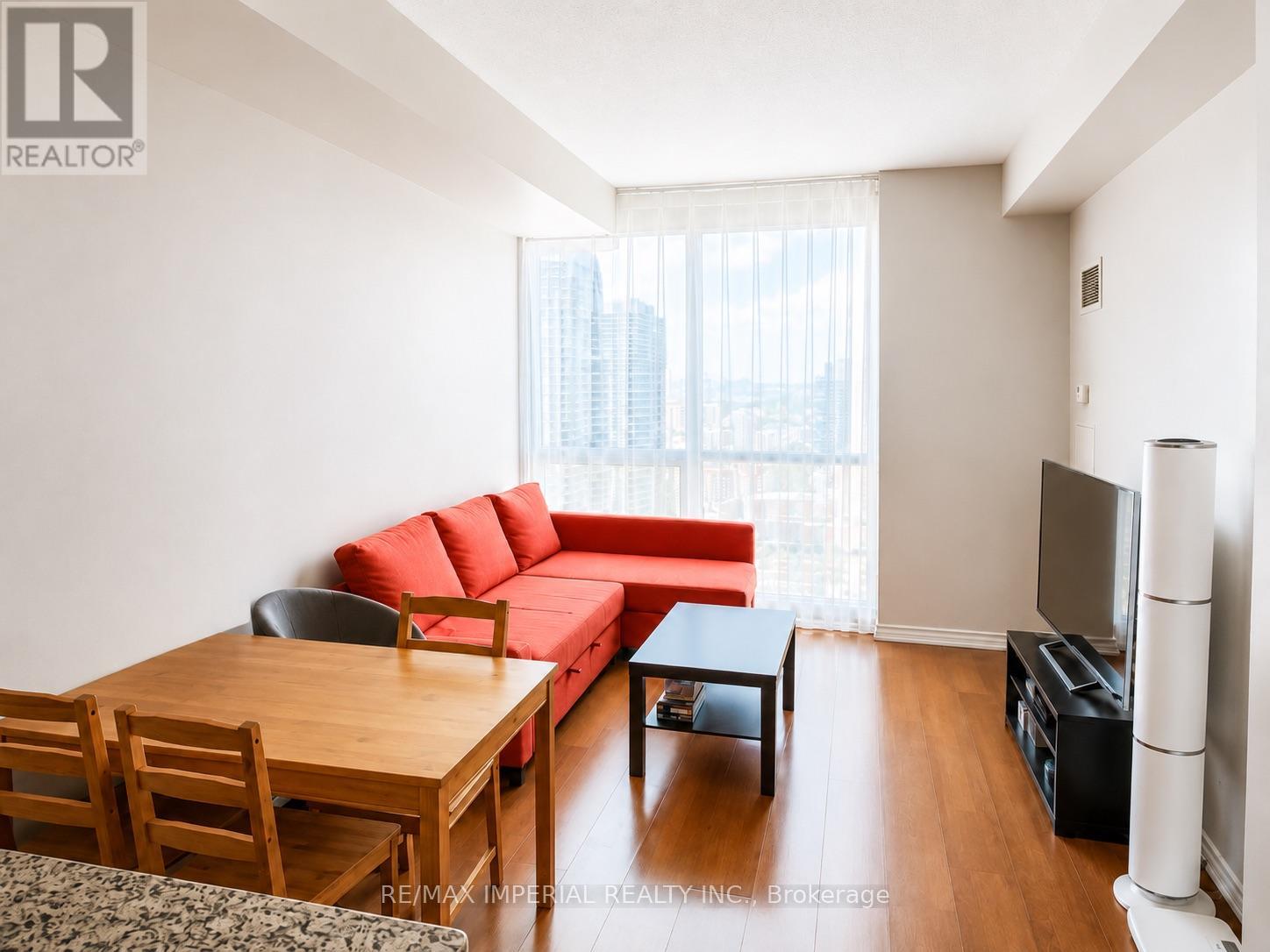 3304 - 761 Bay Street Property Photo 2