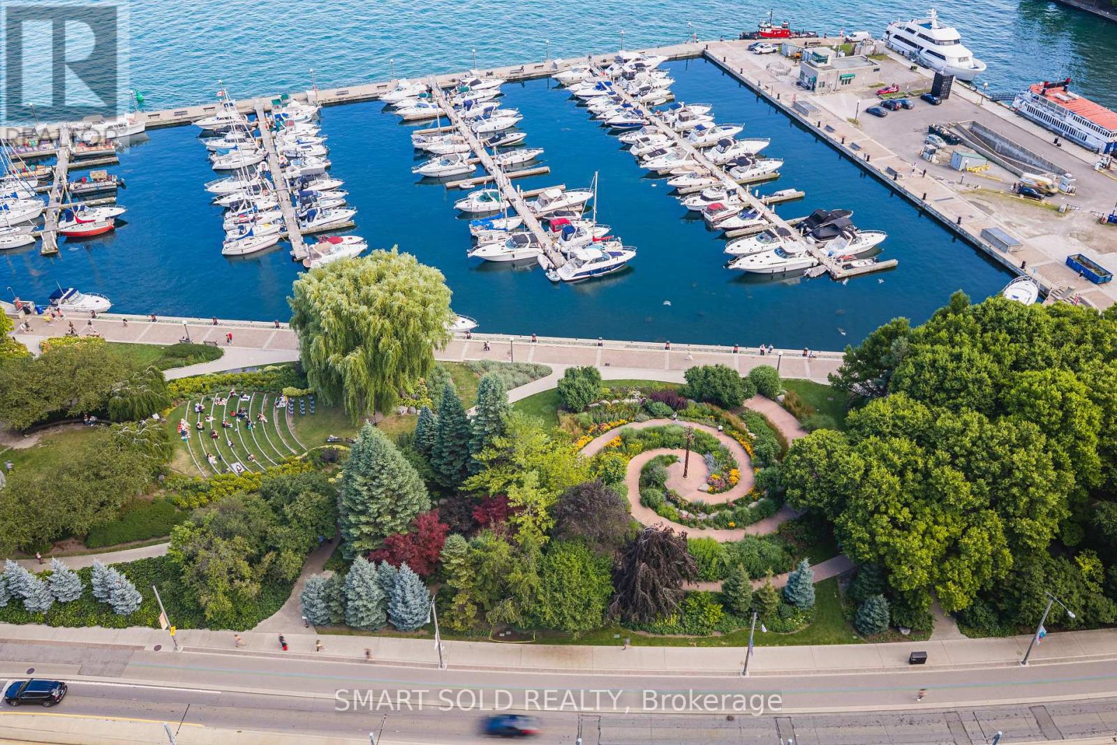 Ph01e - 500 Queens Quay W Property Photo 3