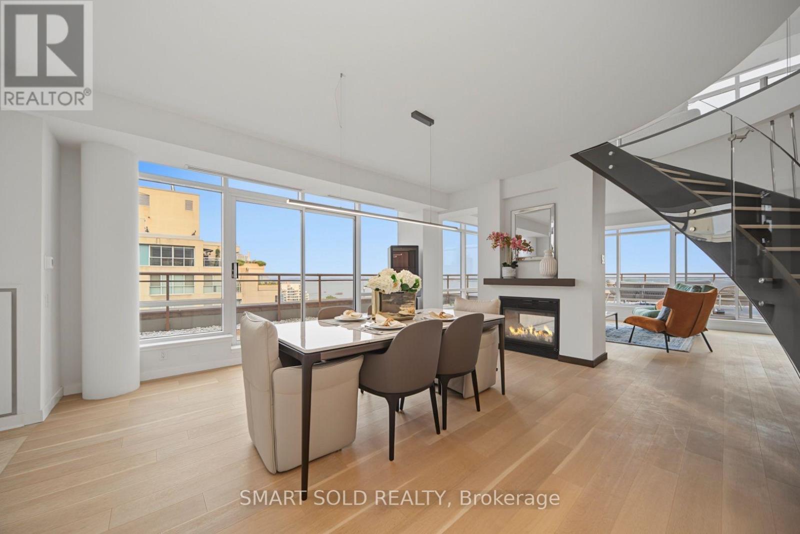 Ph01e - 500 Queens Quay W Property Photo 12
