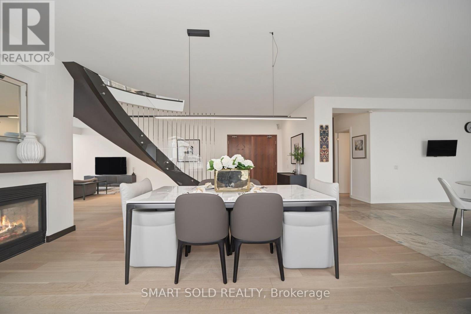 Ph01e - 500 Queens Quay W Property Photo 13