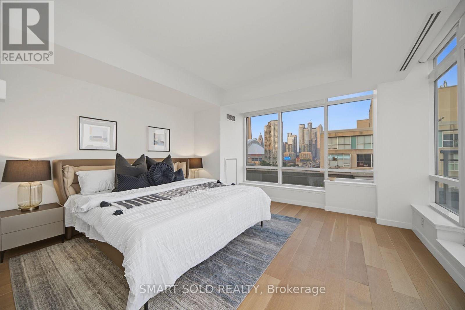Ph01e - 500 Queens Quay W Property Photo 21