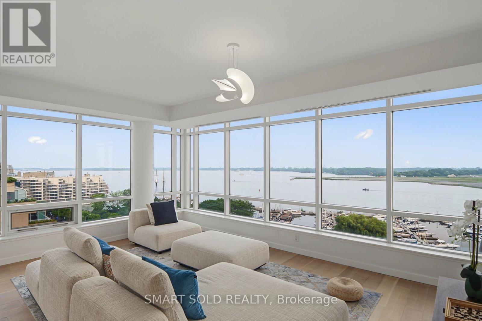 Ph01e - 500 Queens Quay W Property Photo 4