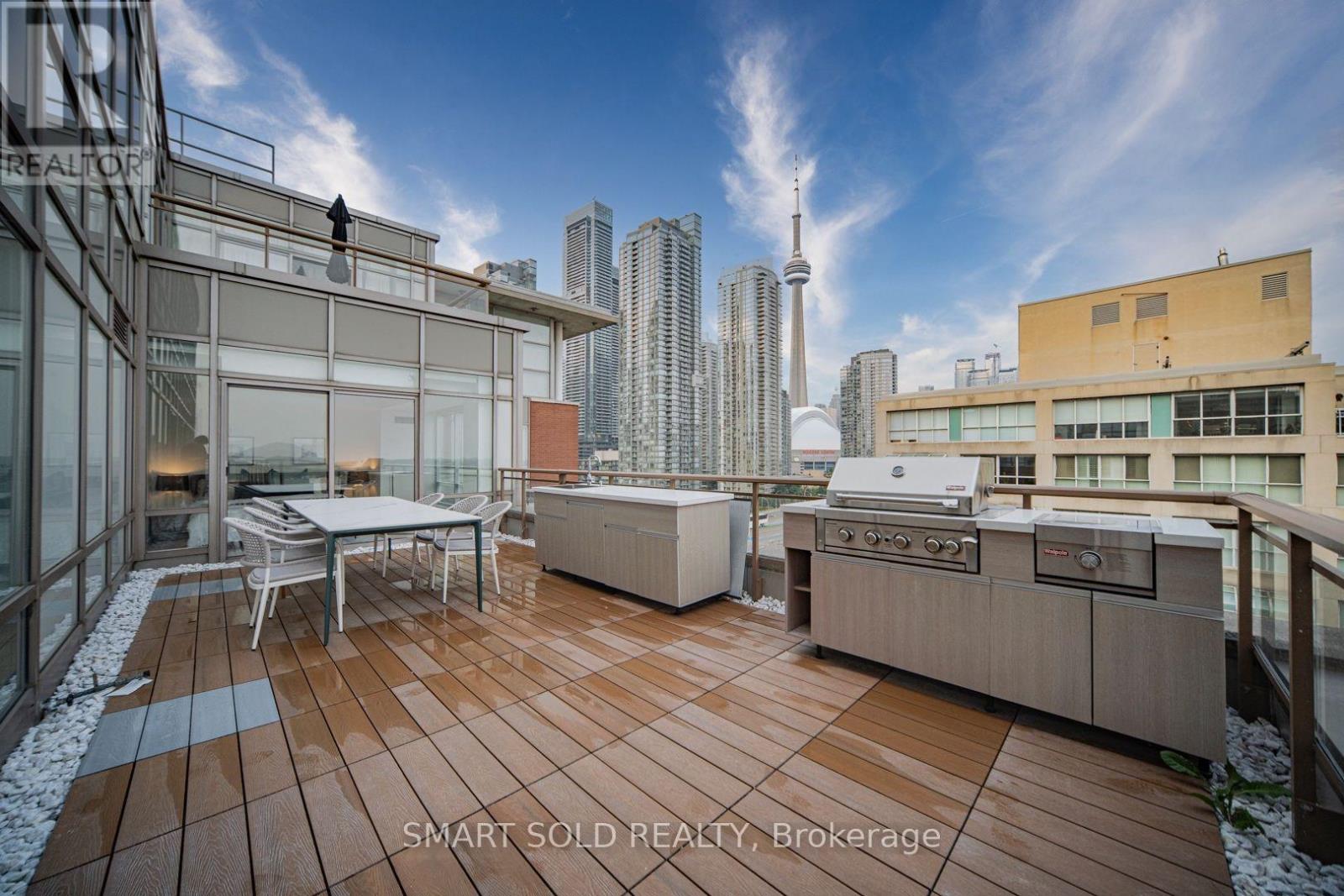 Ph01e - 500 Queens Quay W Property Photo 11