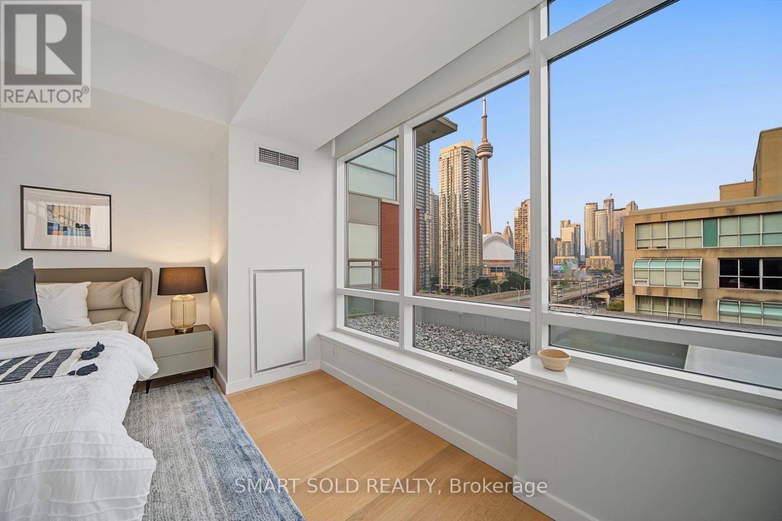 Ph01e - 500 Queens Quay W Property Photo 24