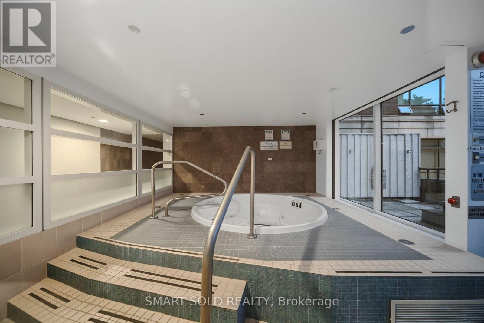 Ph01e - 500 Queens Quay W Property Photo 35